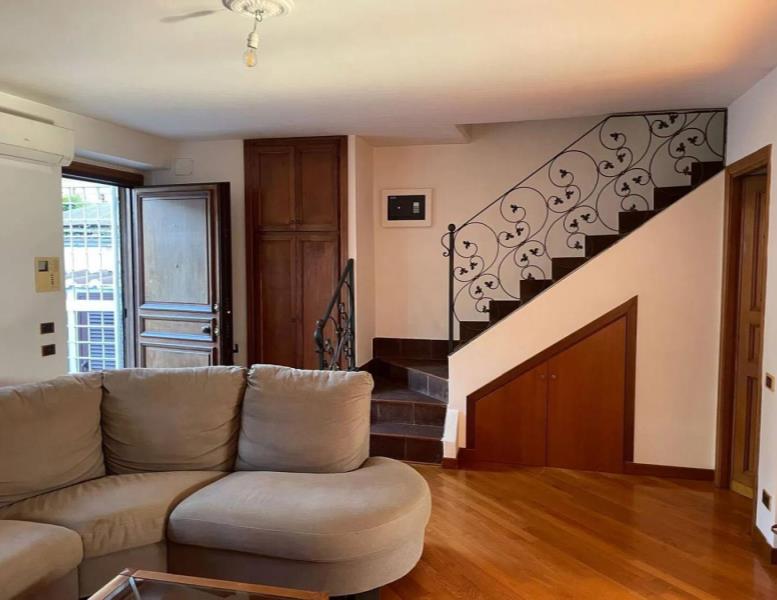 appartamento in vendita a Roma in zona Mostacciano