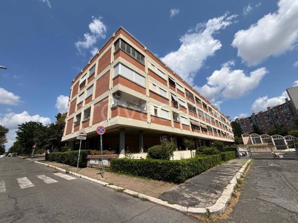 appartamento in vendita a Roma in zona Spinaceto