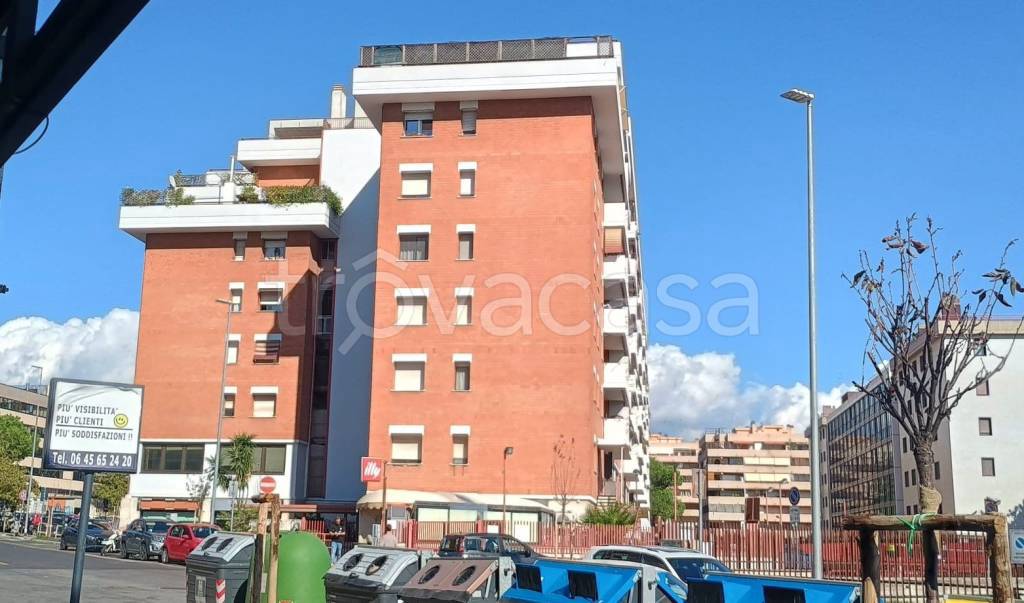 appartamento in vendita a Roma in zona Ardeatino