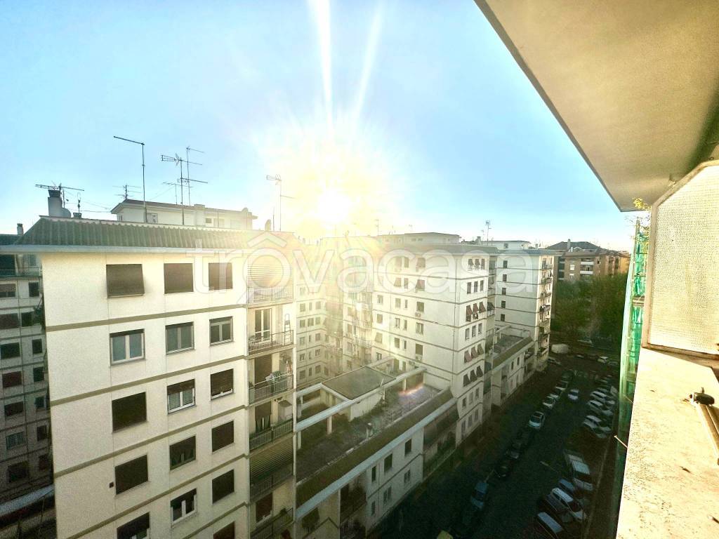 appartamento in vendita a Roma in zona Cinecittà