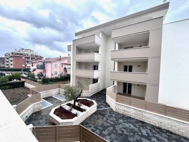 appartamento in vendita a Roma in zona Romanina