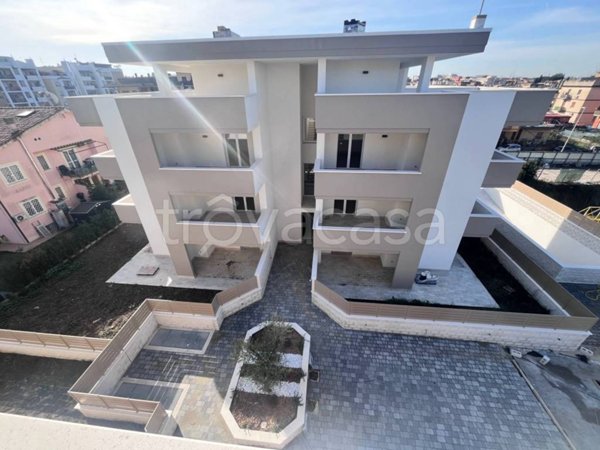 appartamento in vendita a Roma in zona Romanina