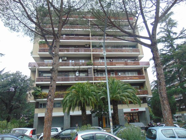 appartamento in vendita a Roma in zona Ardeatino