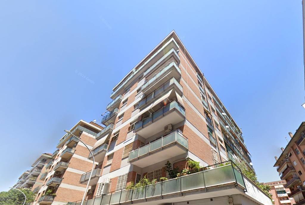 appartamento in vendita a Roma in zona Appio Claudio