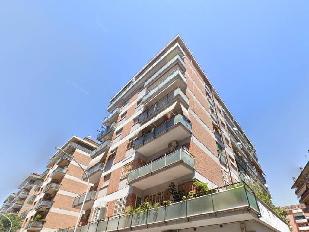 appartamento in vendita a Roma in zona Appio Claudio