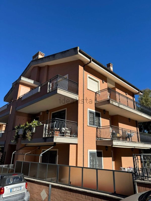 appartamento in vendita a Roma in zona Prima Porta