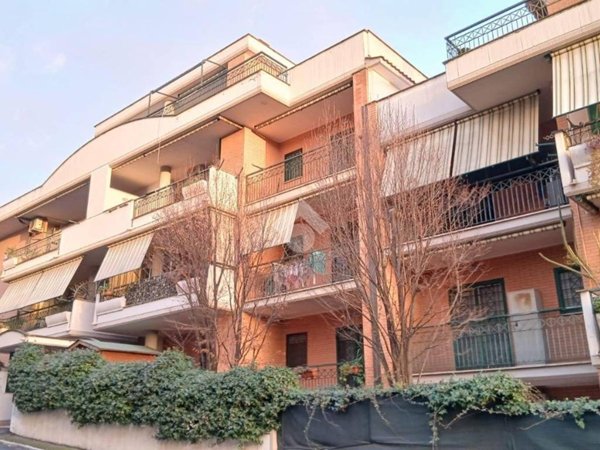 appartamento in vendita a Roma in zona Torre Angela