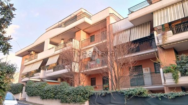 appartamento in vendita a Roma in zona Torre Angela