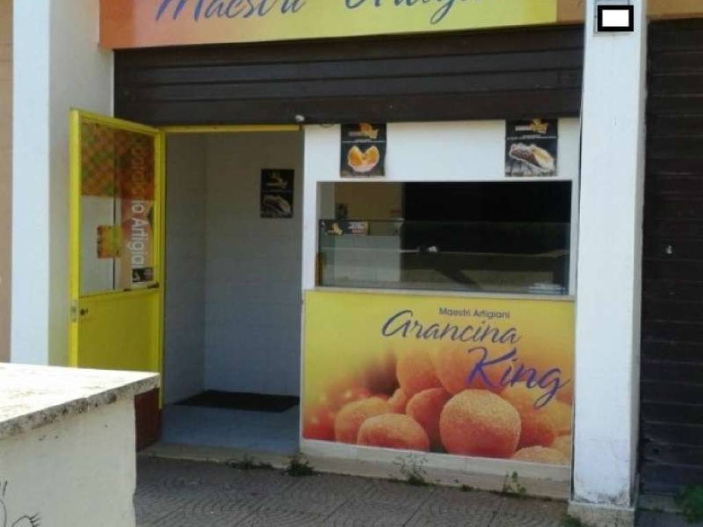 negozio in vendita a Roma in zona Ponte Mammolo