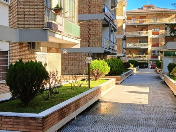 appartamento in vendita a Roma in zona Monte Sacro/Talenti