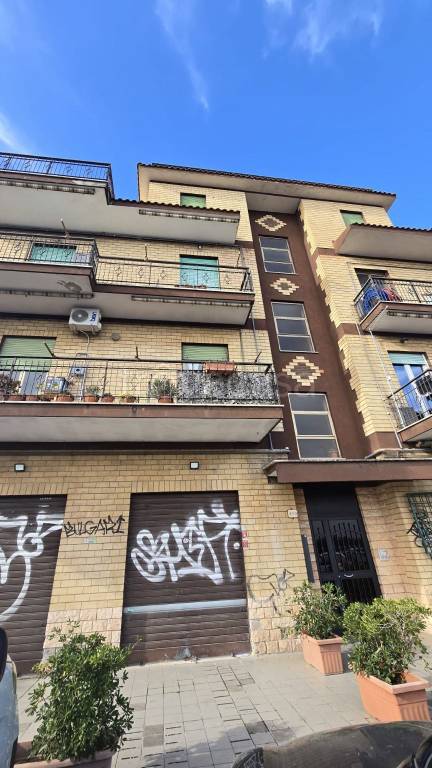 appartamento in vendita a Roma in zona Valle Muricana