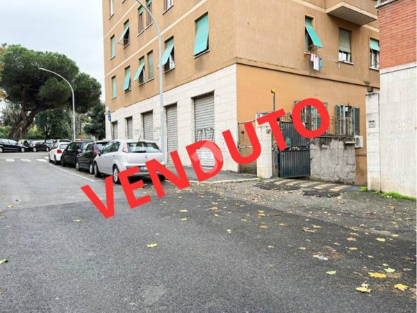 casa indipendente in vendita a Roma in zona Tuscolano