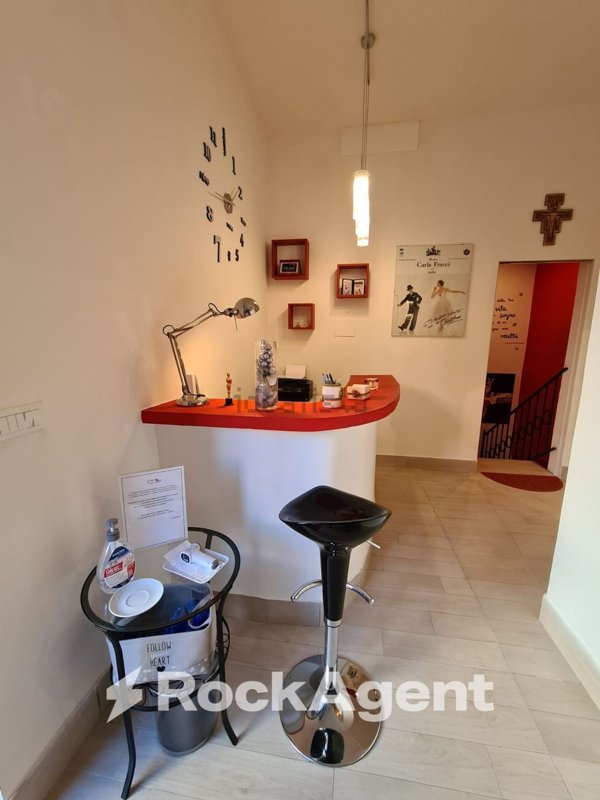 locale commerciale in vendita a Roma