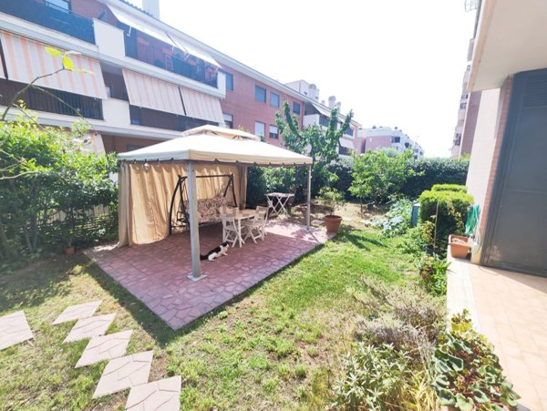 appartamento in vendita a Roma in zona Ponte di Nona