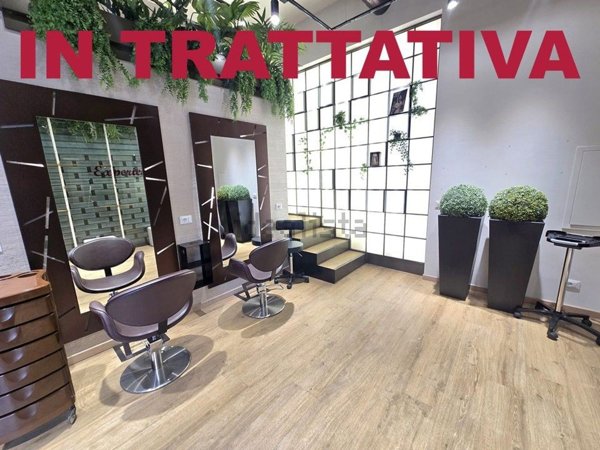 negozio in vendita a Roma in zona Tuscolano