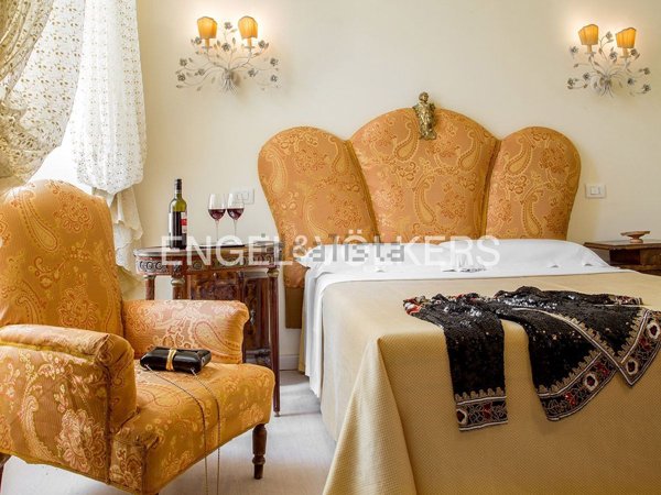 appartamento in vendita a Roma in zona Rione Monti/Campitelli