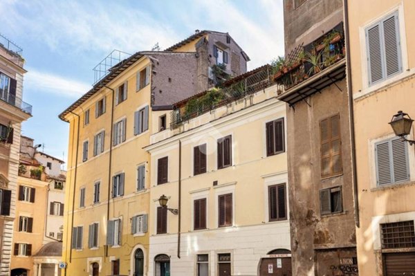 appartamento in vendita a Roma in zona Pigna - Sant'Angelo
