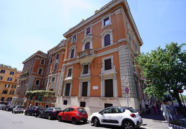 appartamento in vendita a Roma in zona Campo Marzio