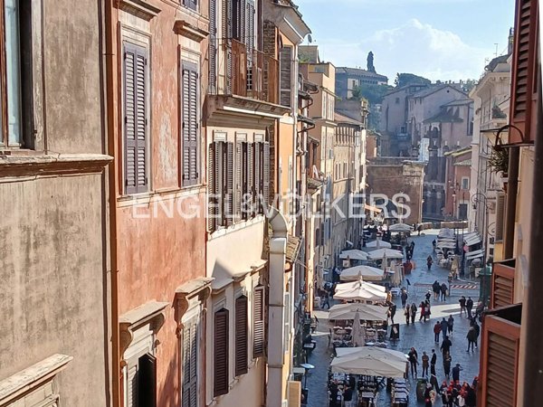 appartamento in vendita a Roma in zona Campo Marzio