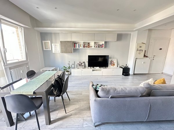 appartamento in vendita a Roma in zona Appio Claudio