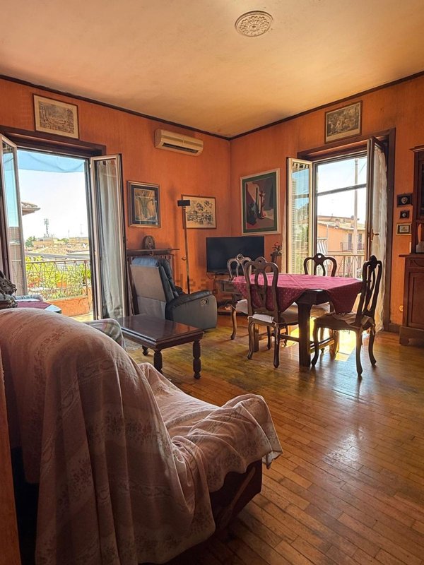 appartamento in vendita a Roma in zona Tomba di Nerone