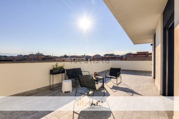 appartamento in vendita a Roma in zona Tor Bella Monaca