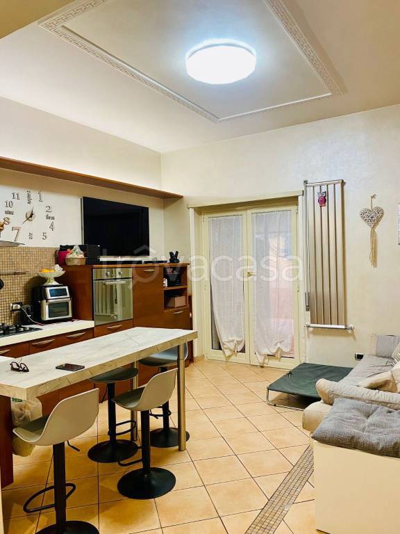 appartamento in vendita a Roma in zona Appio Latino