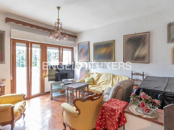 appartamento in vendita a Roma in zona Tor de' Cenci