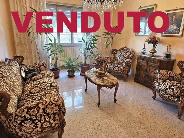 appartamento in vendita a Roma in zona Torre Spaccata