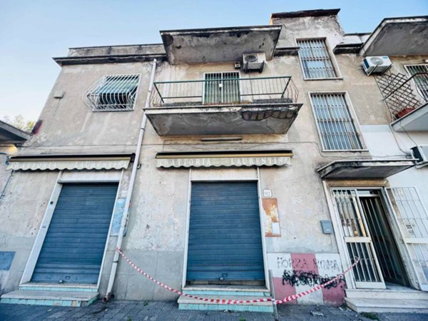 locale commerciale in vendita a Roma in zona Ardeatino