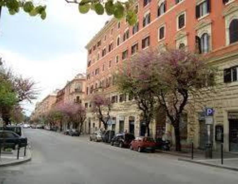 negozio in vendita a Roma in zona Tiburtino