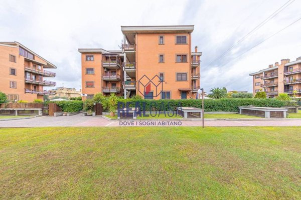 appartamento in vendita a Roma in zona Casal Morena