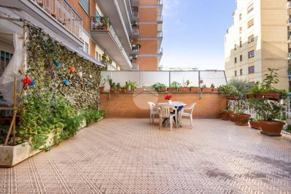 appartamento in vendita a Roma in zona Ostiense