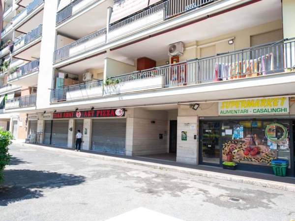 negozio in vendita a Roma in zona Ponte di Nona