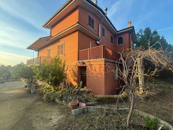 casa indipendente in vendita a Roma in zona Finocchio