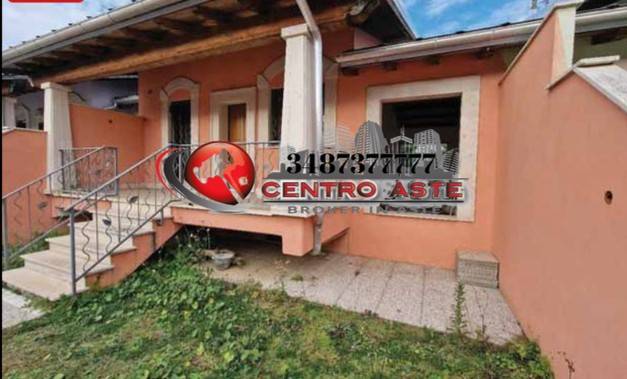 casa indipendente in vendita a Roma in zona Infernetto