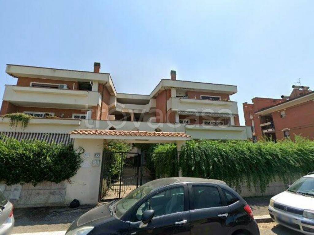 appartamento in vendita a Roma in zona Acilia