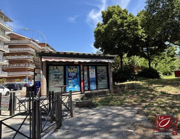 negozio in vendita a Roma in zona Collatino
