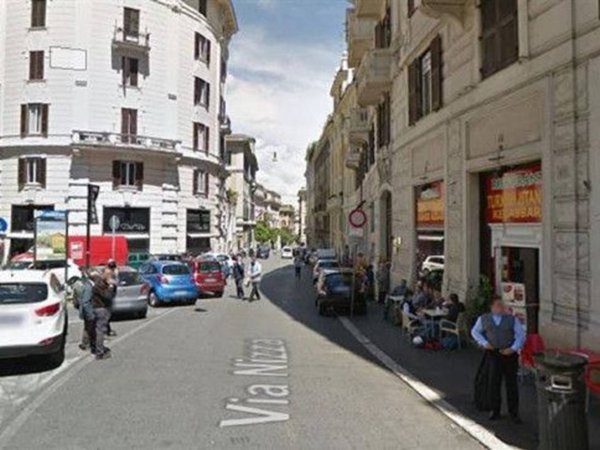 intera palazzina in vendita a Roma in zona Salario