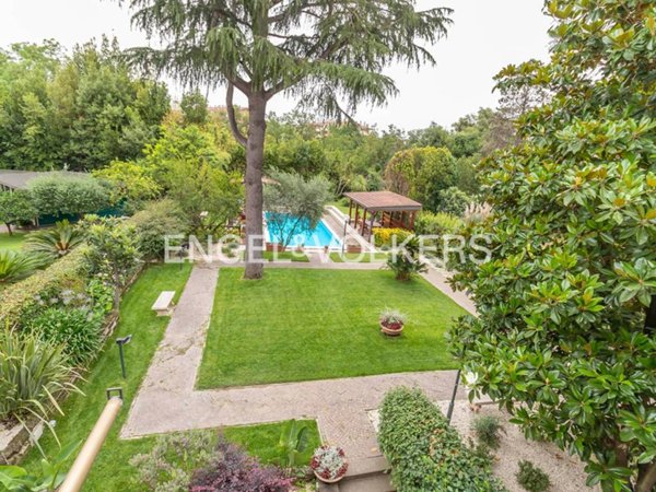 casa indipendente in vendita a Roma in zona Torrino