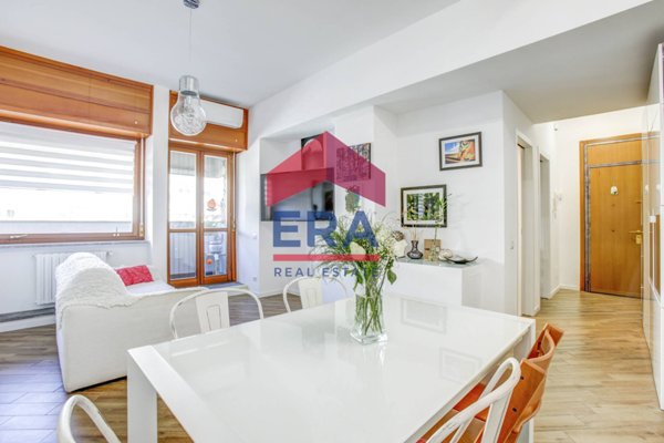 appartamento in vendita a Roma in zona Ardeatino