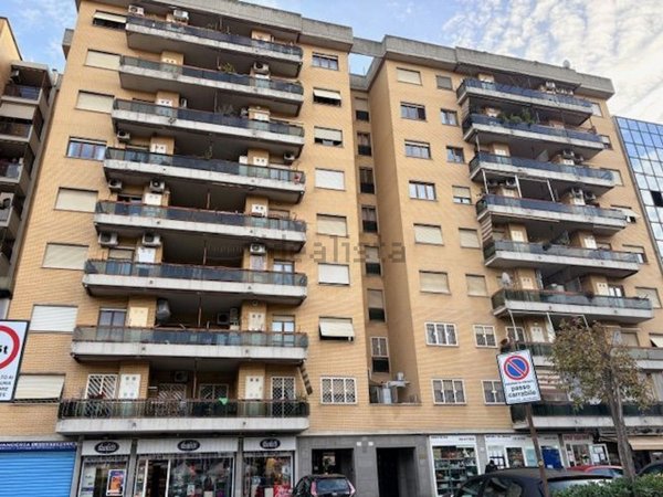 appartamento in vendita a Roma in zona Cinecittà