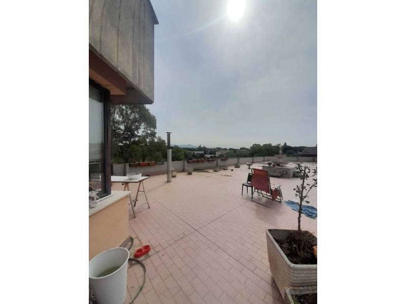 appartamento in vendita a Roma in zona Appio Claudio