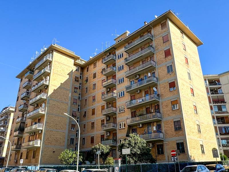 appartamento in vendita a Roma in zona Cinecittà