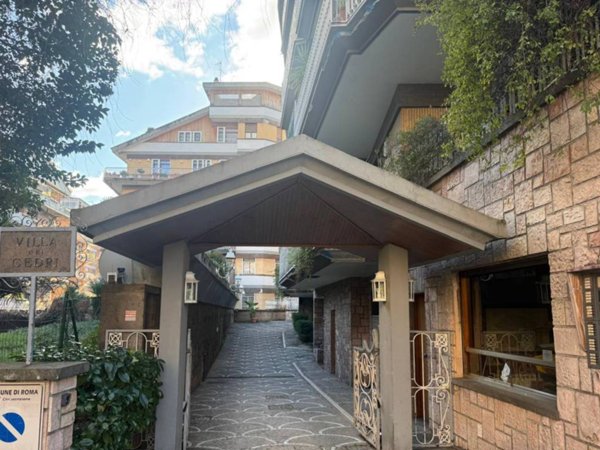 appartamento in vendita a Roma in zona Monte Sacro/Talenti