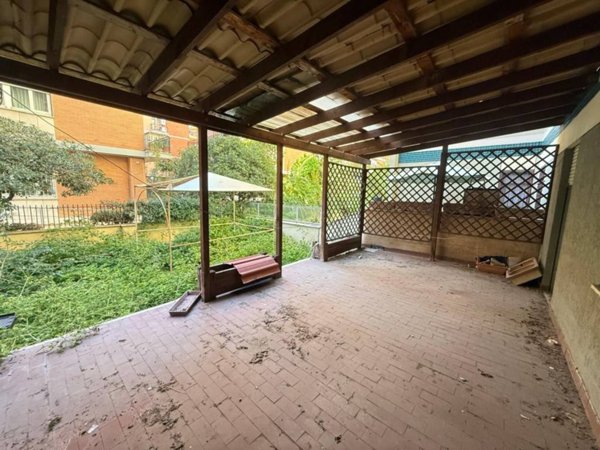 appartamento in vendita a Roma in zona Ostia