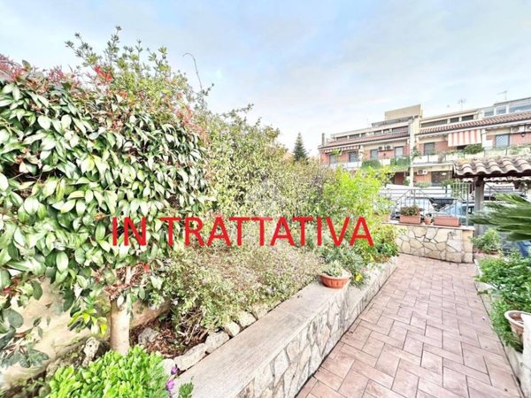 casa indipendente in vendita a Roma in zona Fonte Laurentina