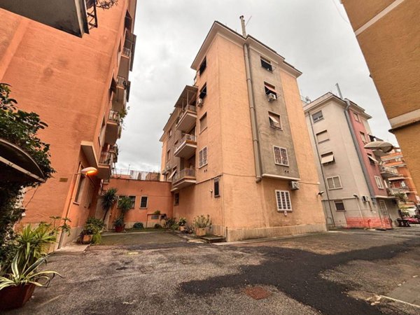 appartamento in vendita a Roma in zona Prenestino-Centocelle