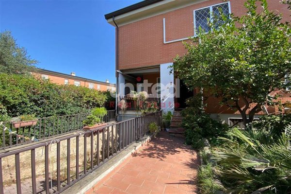casa indipendente in vendita a Roma in zona Infernetto
