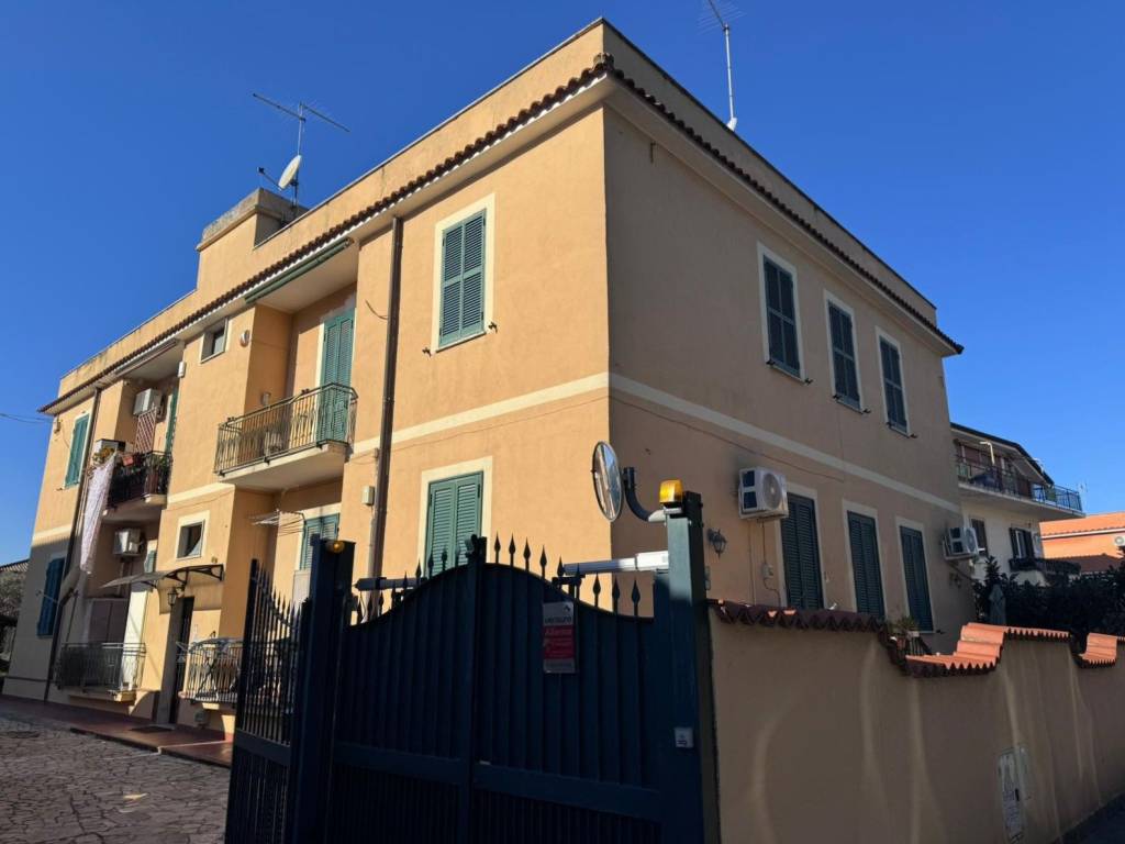 appartamento in vendita a Roma in zona Tor Vergata/Torrenova